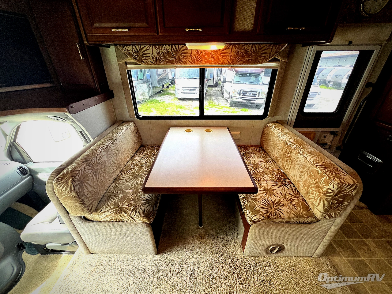 2005 Winnebago Minnie Winnie 30V Photo 10