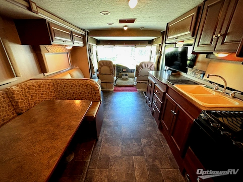 2014 Itasca Sunstar 31KE RV Photo 2