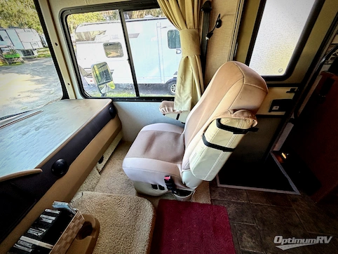 2014 Itasca Sunstar 31KE RV Photo 3