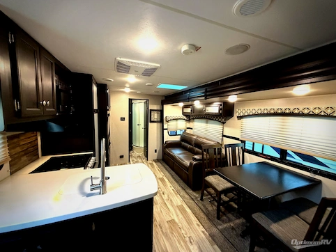 2020 Venture SportTrek Touring Edition 302VRB RV Photo 2