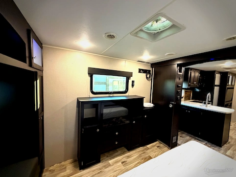 2020 Venture SportTrek Touring Edition 302VRB RV Photo 4