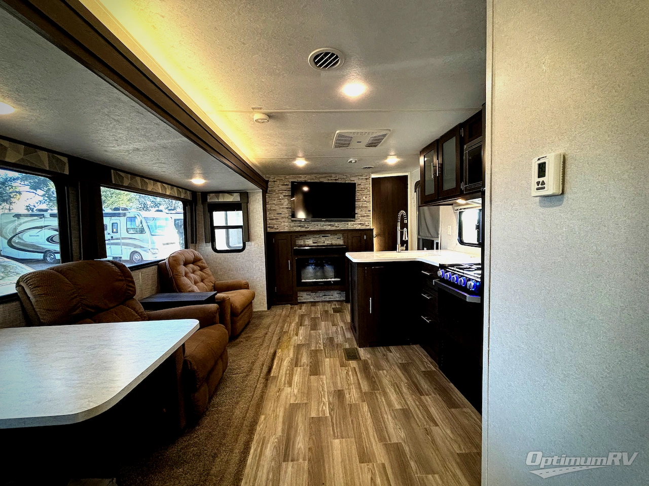 2020 Forest River Salem 33TS Photo 6