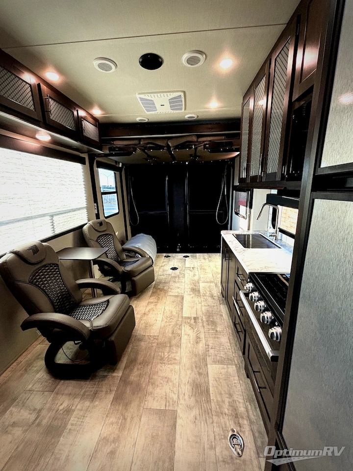2022 Grand Design Momentum G-Class 23G Photo 5