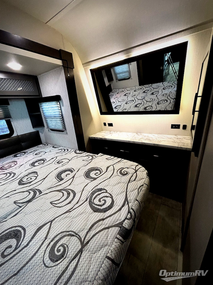 2022 Grand Design Momentum G-Class 23G Photo 8