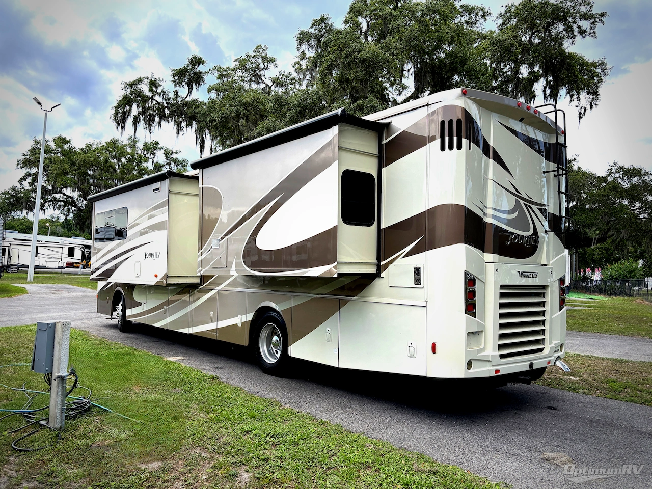2016 Winnebago Journey 38P Photo 3