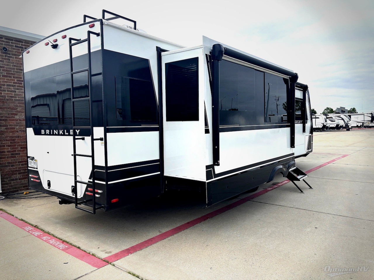 2025 Brinkley Model Z Air 297 Photo 2