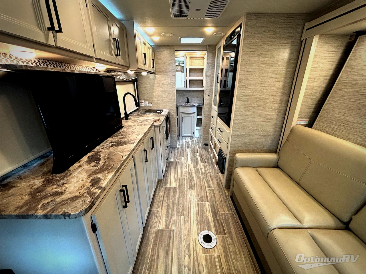 2022 Thor Compass AWD 23TE Photo 4