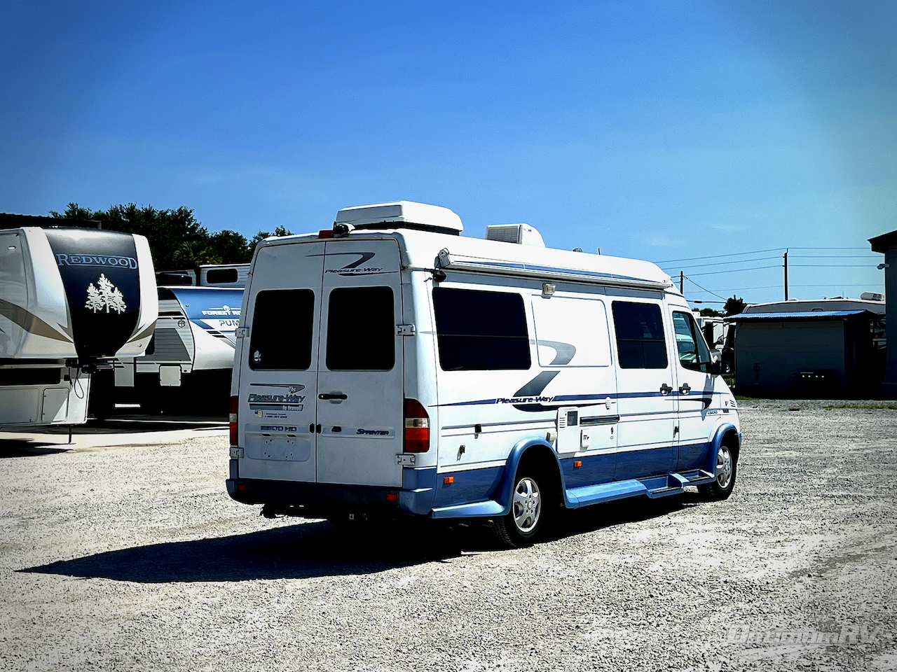 2005 Pleasure-Way Dodge Plateau Plateau TS Photo 2
