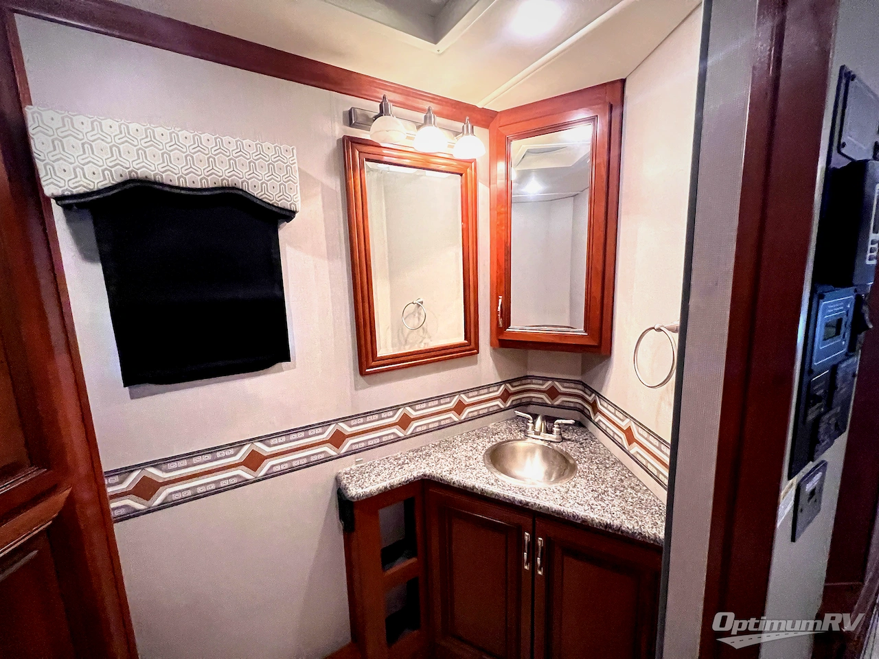 2015 Holiday Rambler Vacationer 36DBT Photo 6