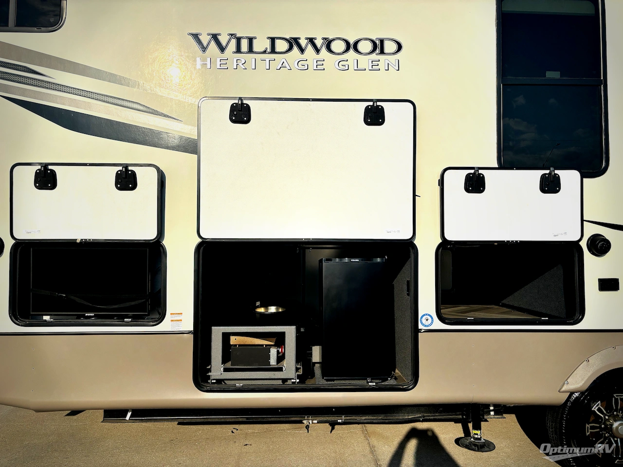 2022 Forest River Wildwood Heritage Glen Elite Series 36FL Photo 4