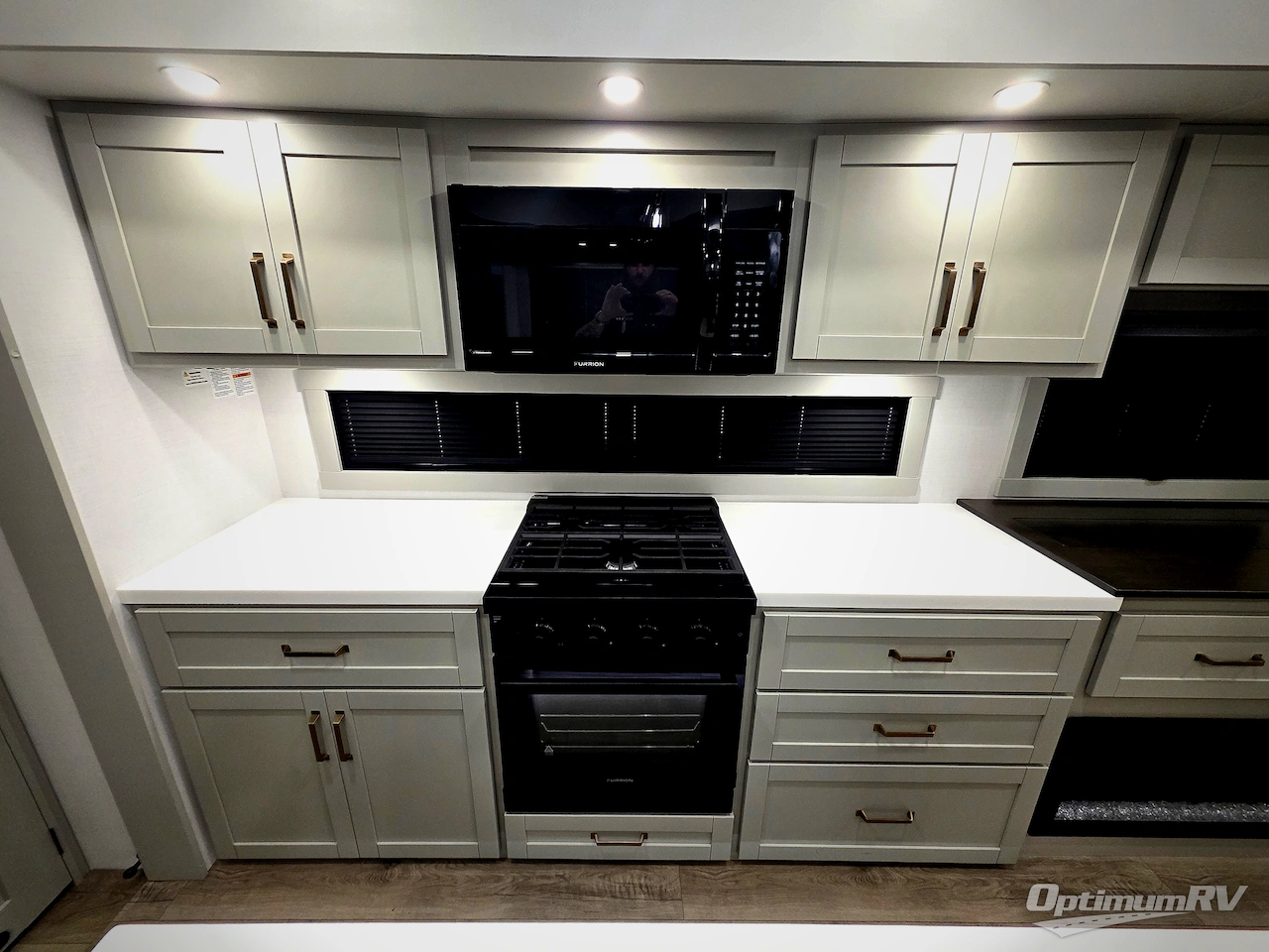 2025 Brinkley Model Z 3300 Photo 10