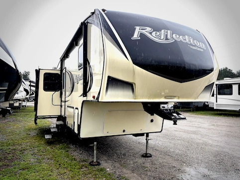 Used 2018 Grand Design Reflection 303RLS Featured Photo