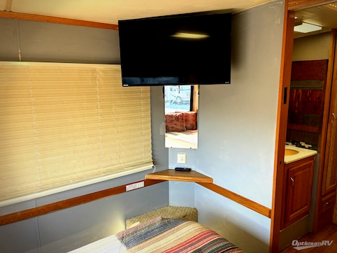 2004 Airstream Land Yacht 33 RV Floorplan Photo