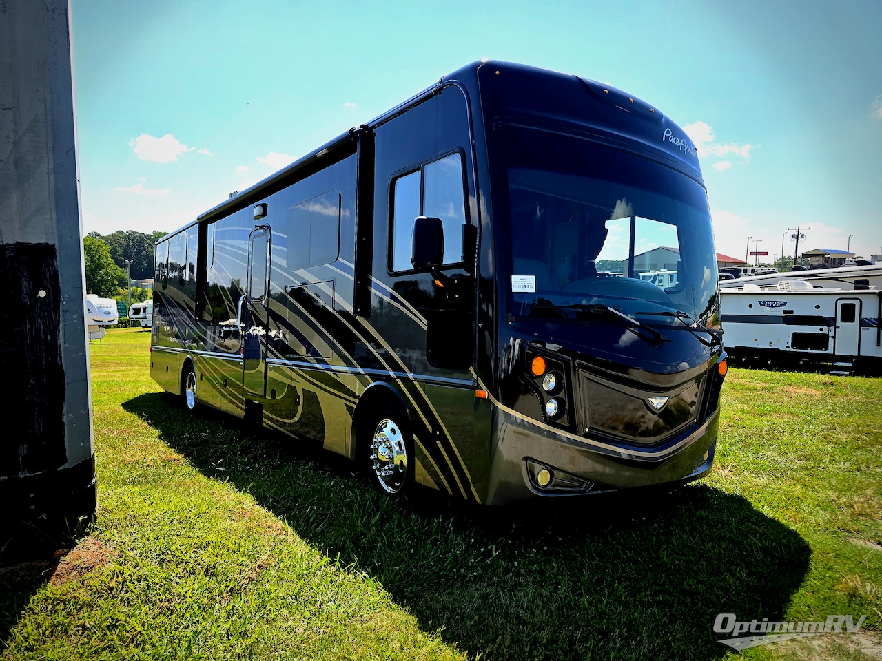 2019 Fleetwood Pace Arrow 35E Photo 1