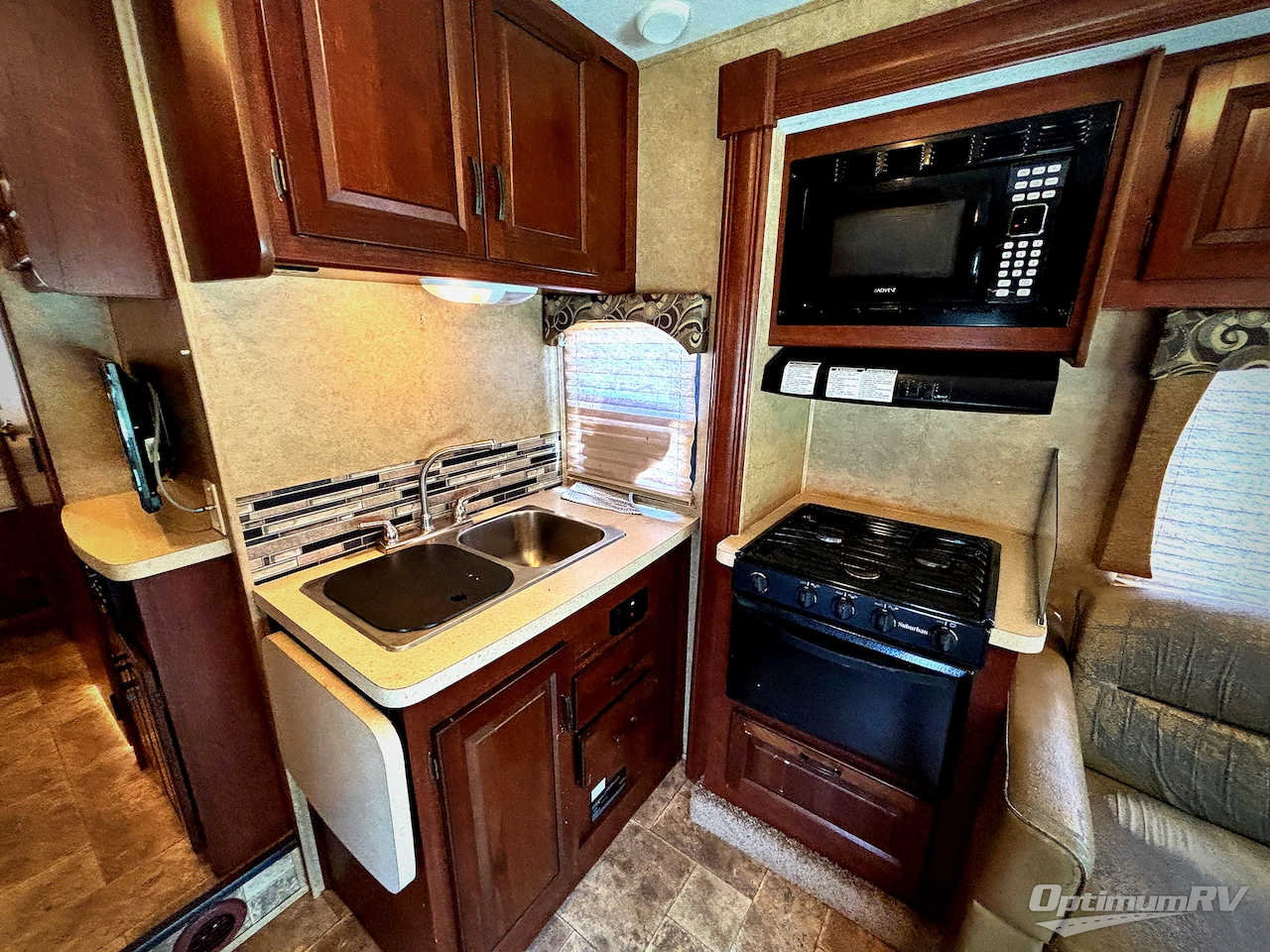 2014 Forest River Sunseeker 3170DS Ford Photo 6