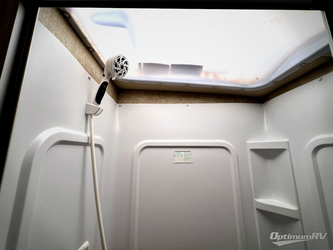 2017 Winnebago Sunstar 29VE Photo 17