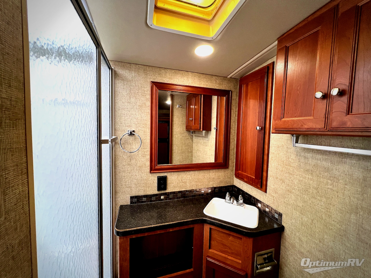 2017 Winnebago Sunstar 29VE Photo 19