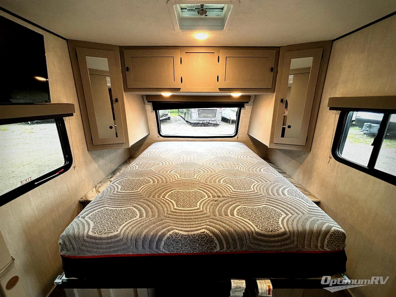 2024 Coachmen Apex Ultra-Lite 251RBK Photo 6