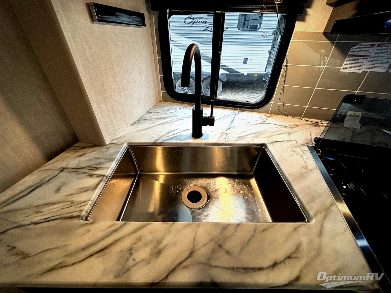 2024 Coachmen Apex Ultra-Lite 251RBK Photo 9