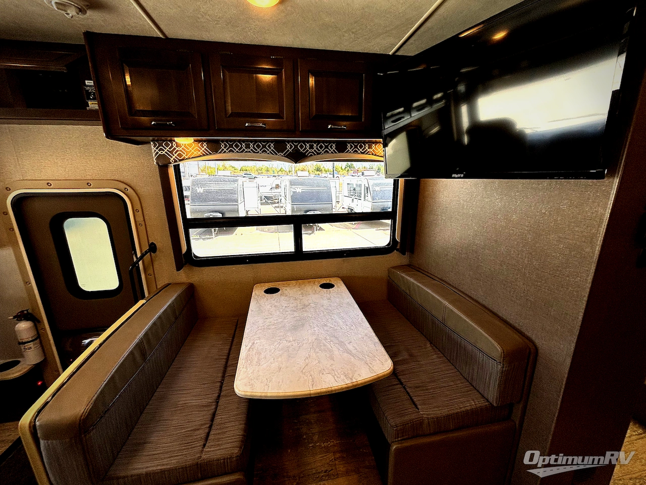 2018 Thor Hurricane 29M Photo 11