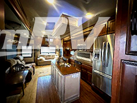 2014 DRV Luxury Suites Mobile Suites Estates 38RSSA RV Photo 2