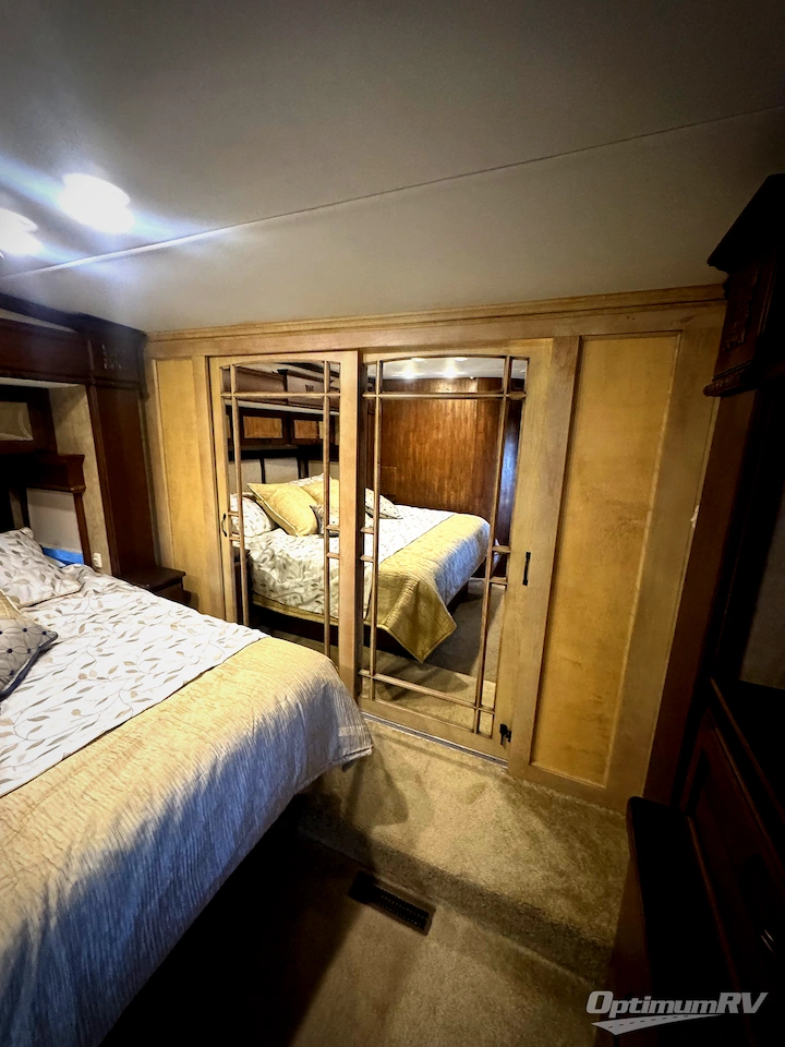 2014 DRV Luxury Suites Mobile Suites Estates 38RSSA Photo 15