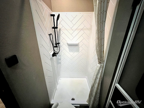 2022 Grand Design Solitude S-Class 3950BH RV Photo 3