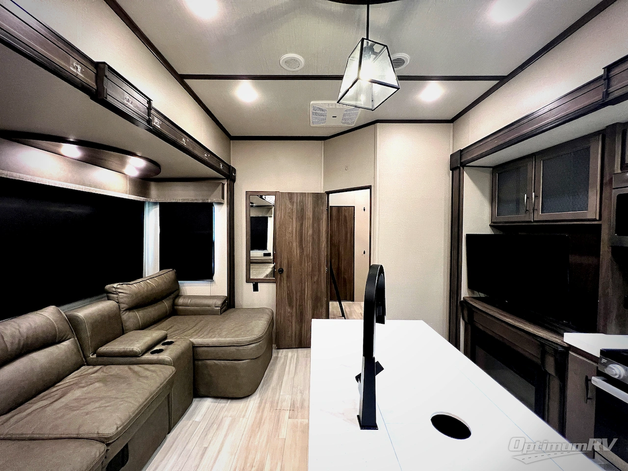 2022 Grand Design Solitude S-Class 3950BH Photo 5