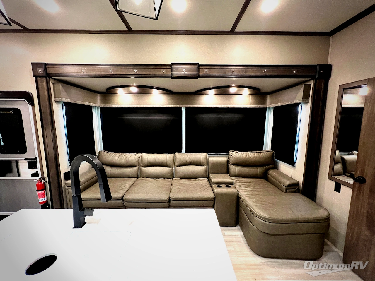 2022 Grand Design Solitude S-Class 3950BH Photo 18