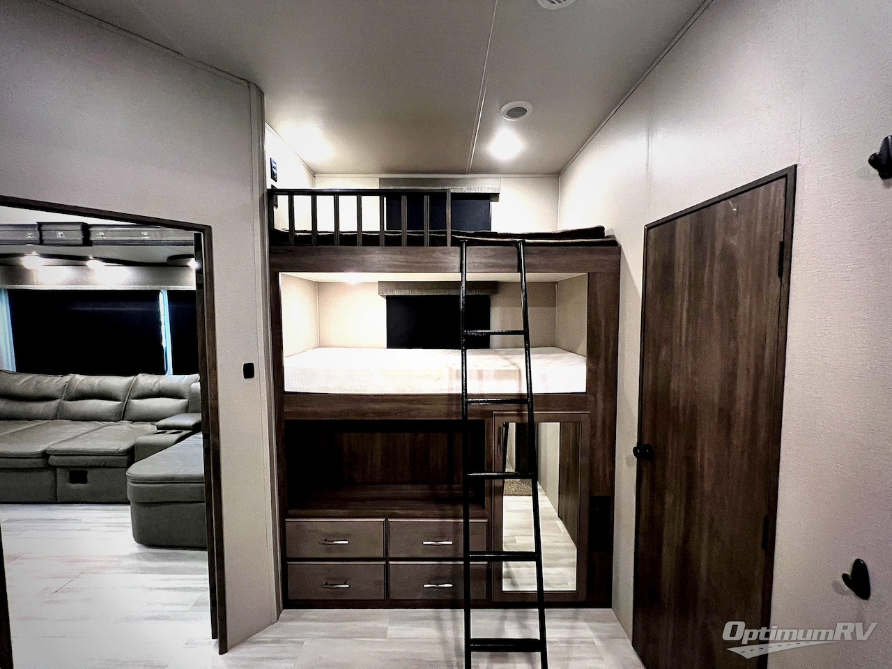 2022 Grand Design Solitude S-Class 3950BH Photo 11