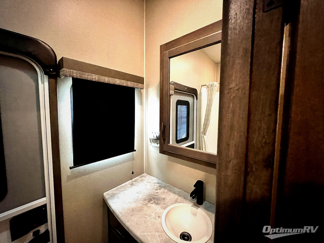 2022 Grand Design Solitude S-Class 3950BH Photo 14