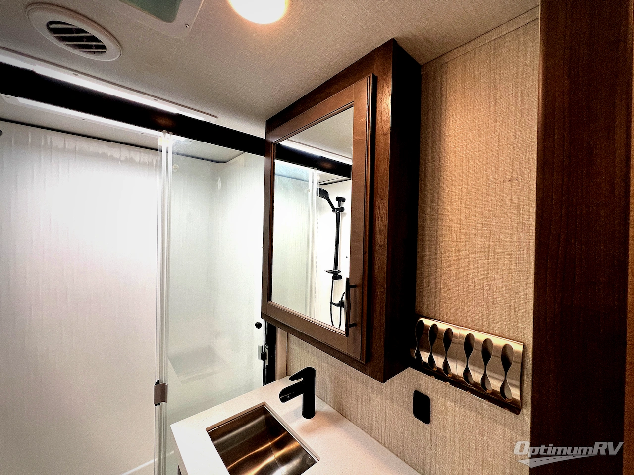 2022 Grand Design Solitude S-Class 3950BH Photo 23