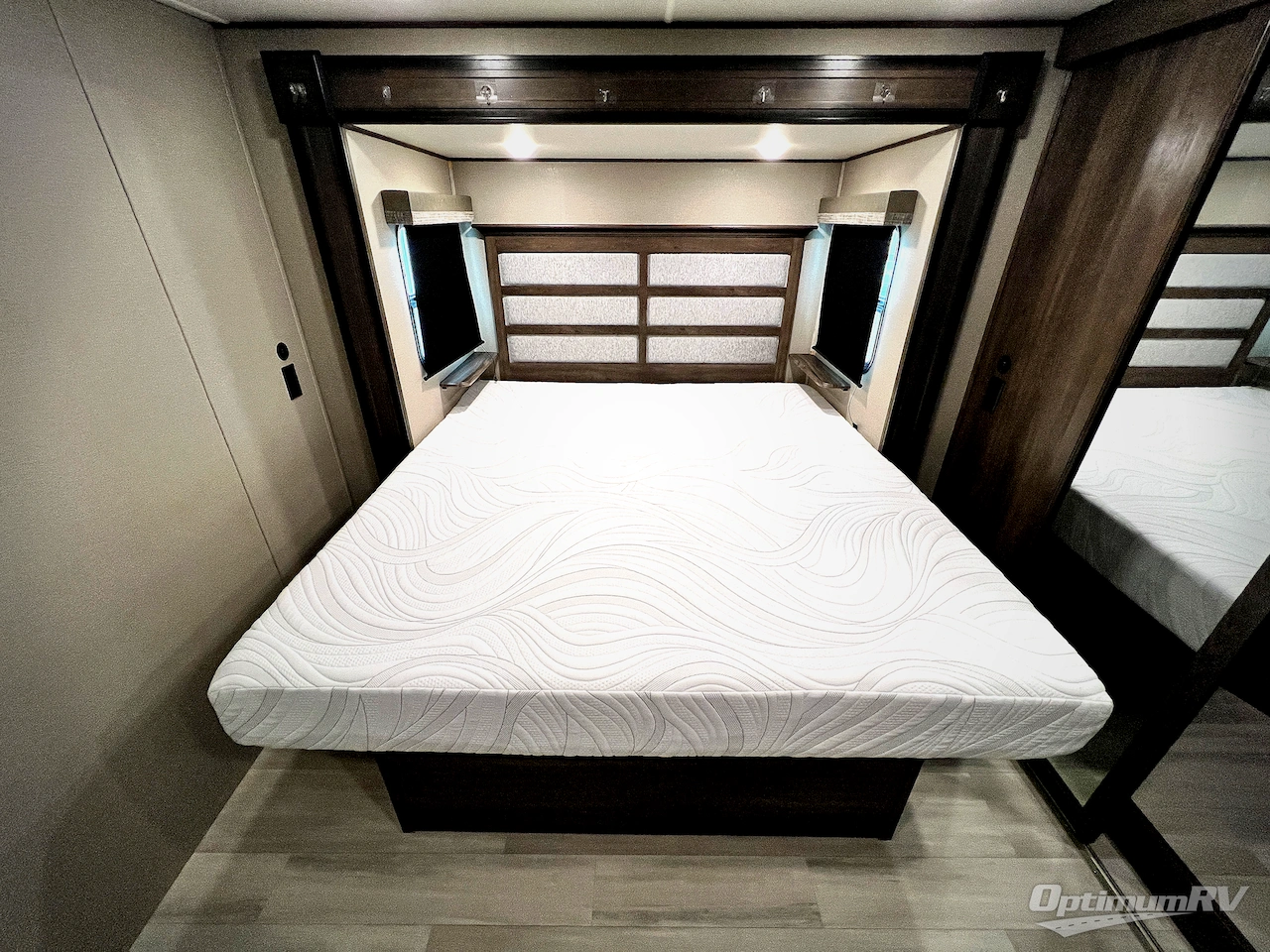 2022 Grand Design Solitude S-Class 3950BH Photo 26