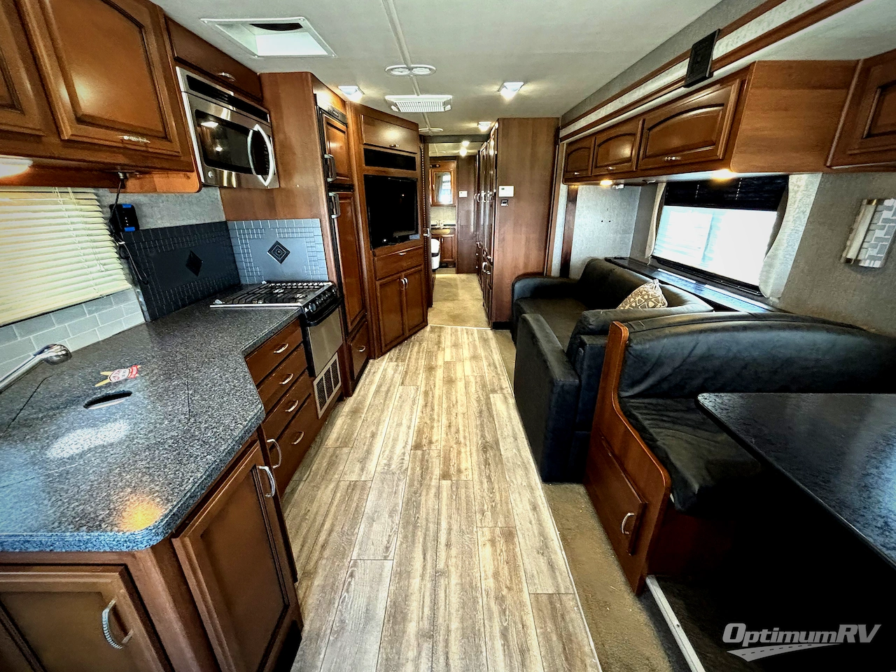2014 Fleetwood Terra 34E Photo 4