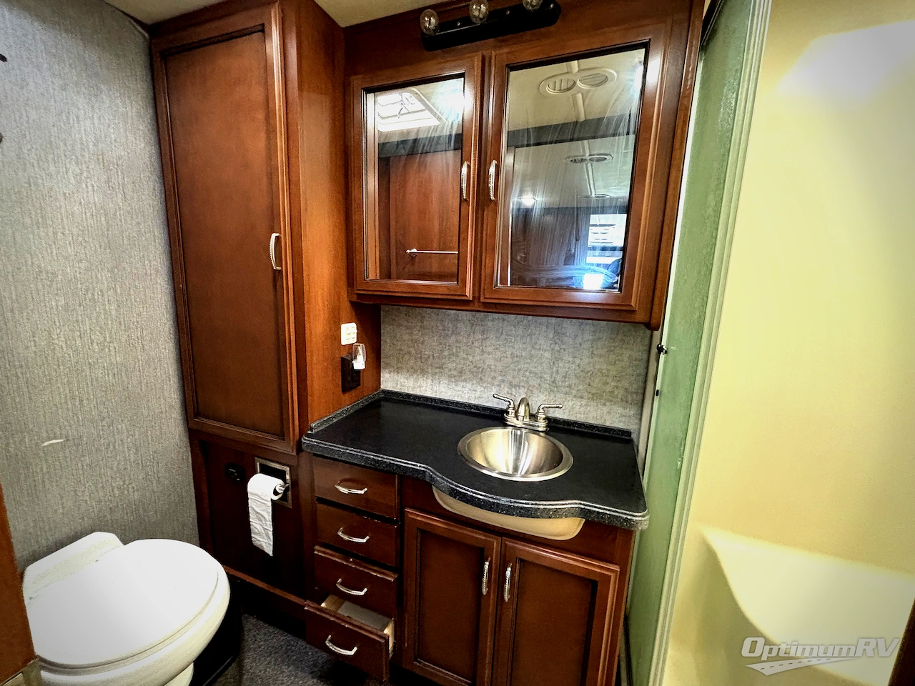 2014 Fleetwood Terra 34E Photo 18