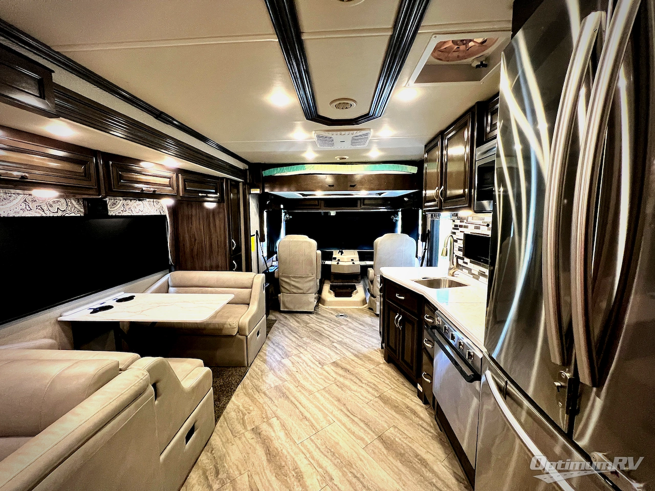 2020 Fleetwood Bounder 33C Photo 5