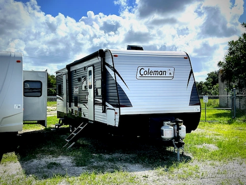 Used 2019 Dutchmen Coleman Lantern Series 300TQ Featured Photo
