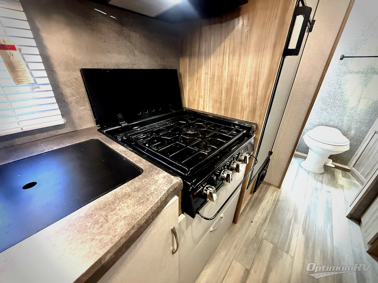 2021 Winnebago Towables Micro Minnie 2108DS Photo 12