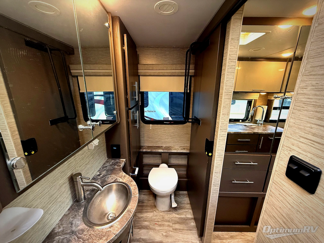 2022 Thor Axis 24.3 Photo 18