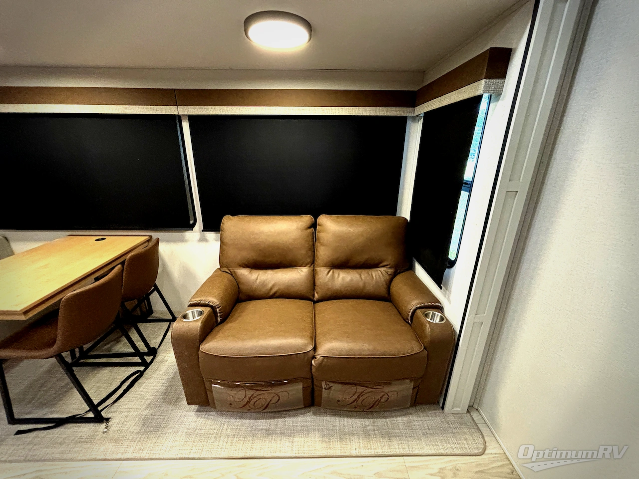2025 Forest River Sandpiper 3880BH Photo 17