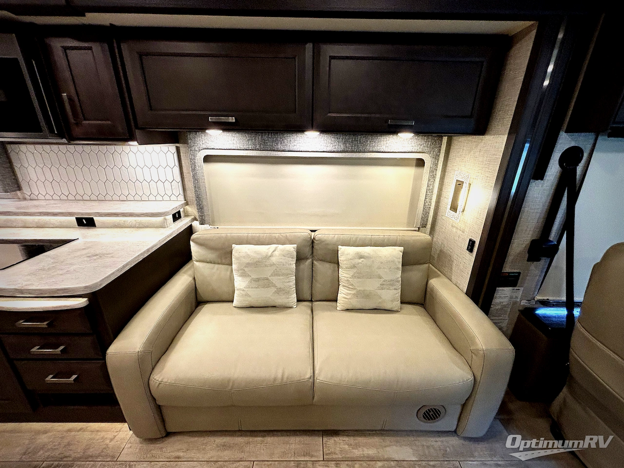 2023 Thor Aria 4000 Photo 13