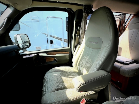 2016 Roadtrek Versatile 170 RV Photo 2