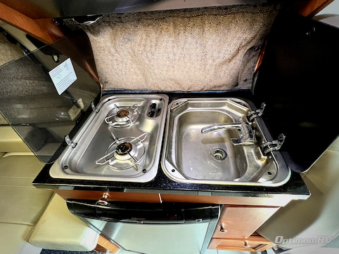 2016 Roadtrek Versatile 170 RV Photo 3