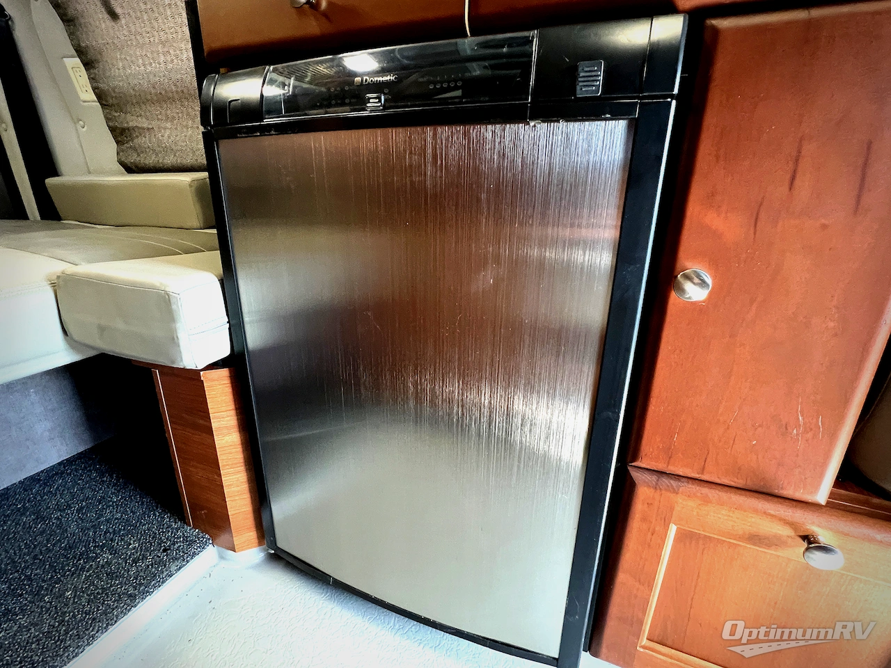 2016 Roadtrek Versatile 170 Photo 13