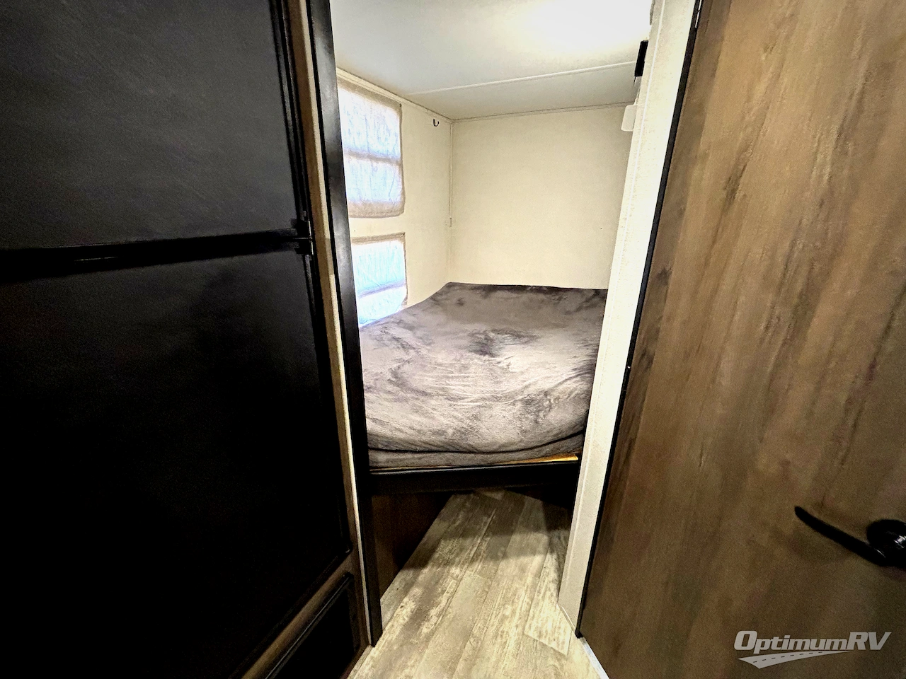 2021 Prime Time Tracer 24DBS Photo 11