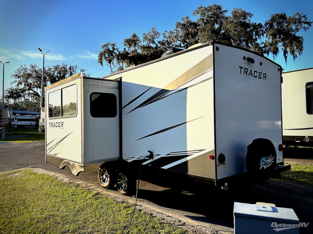 2021 Prime Time Tracer 24DBS Photo 3