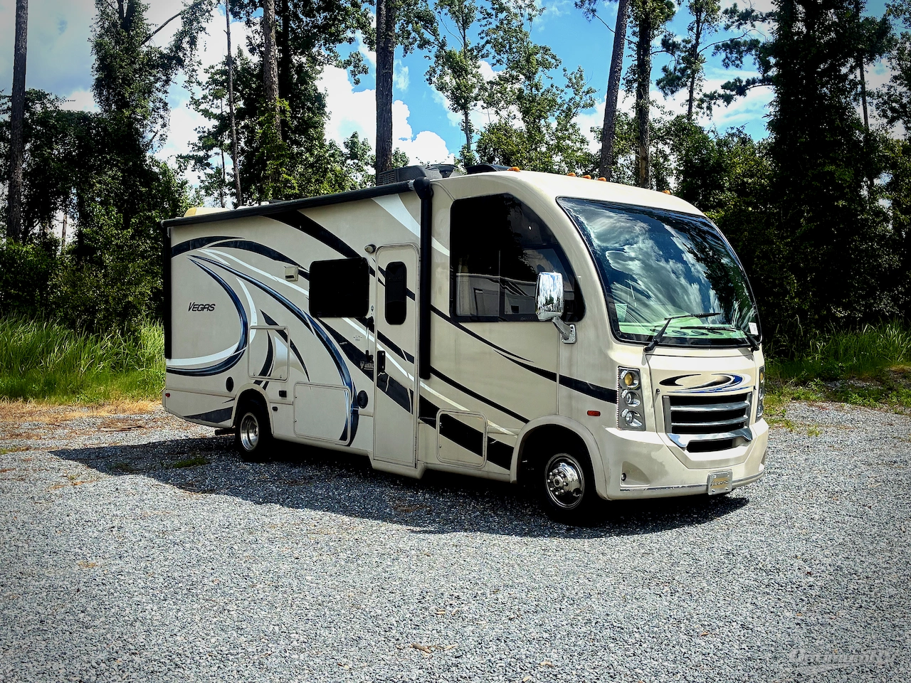 2017 Thor Vegas 25.3 Photo 1