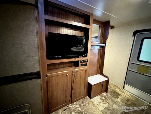 2018 Heartland Pioneer BH 270 RV Photo 3