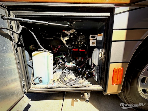 2014 American Coach American Revolution 42T RV Photo 4