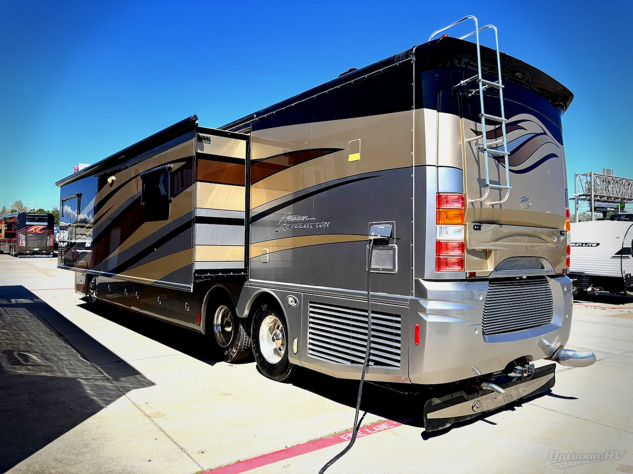 2014 American Coach American Revolution 42T Photo 3